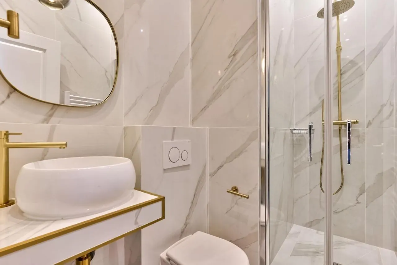 New ! Outstanding 2br & 1br In 15 Appartement Parijs