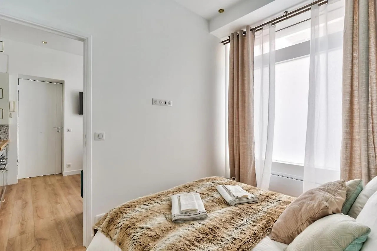 New ! Outstanding 2br & 1br In 15 Parijs