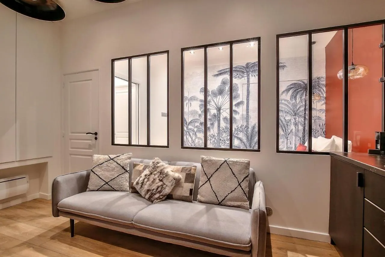 New ! Outstanding 2br & 1br In 15 Apartment