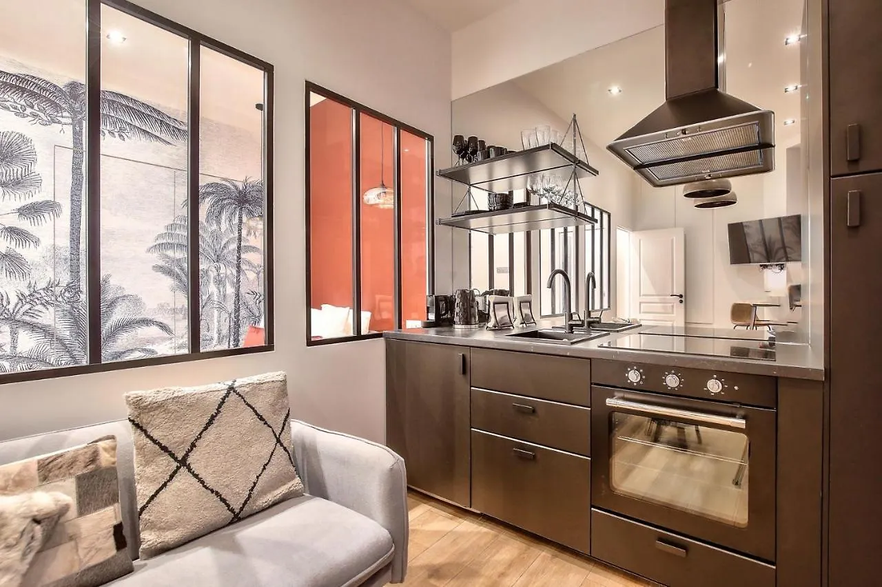 New ! Outstanding 2br & 1br In 15 شقة